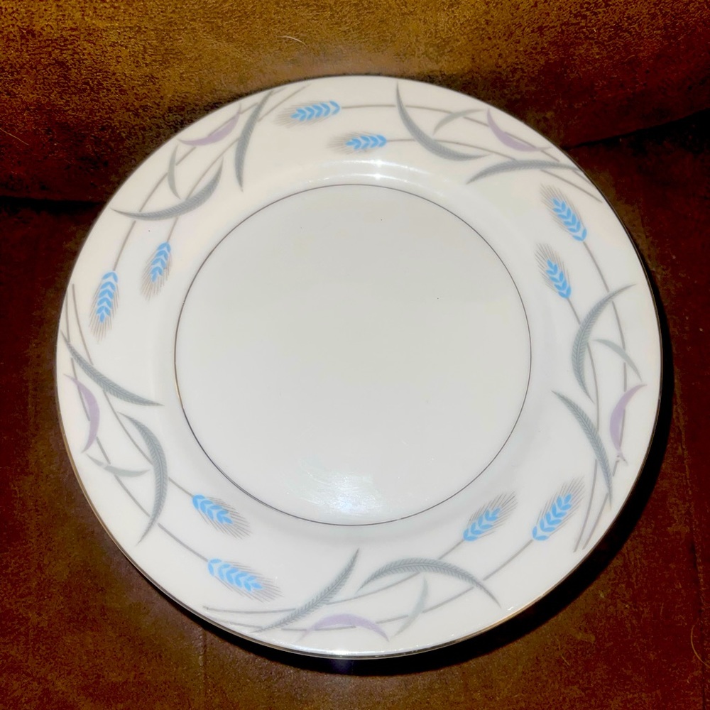Vintage Valmont China Royal Wheat Patter Set of 8